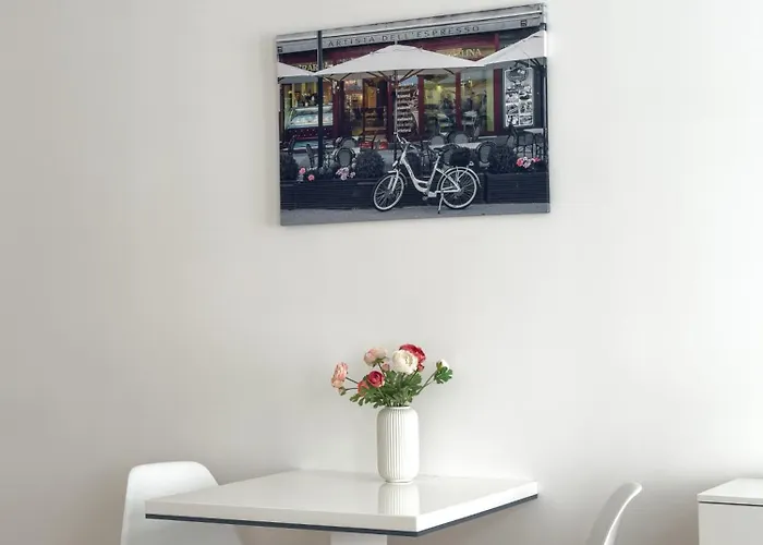 Real Living By Refa - New Town 210