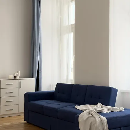 Real Living By Refa - New Town 210 Apartmán *