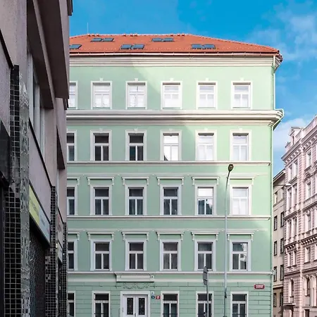 Real Living By Refa - New Town 210 * Praag