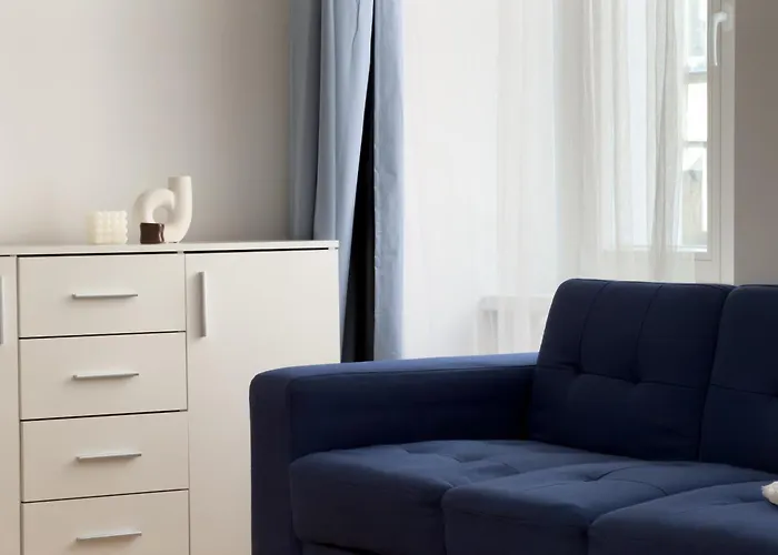 Real Living By Refa - New Town 210 Apartmán *