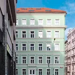 Real Living By Refa - New Town 210 * Prága