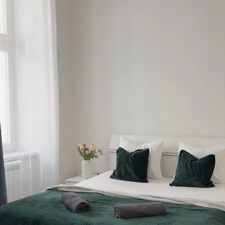 Real Living By Refa - New Town 210 *