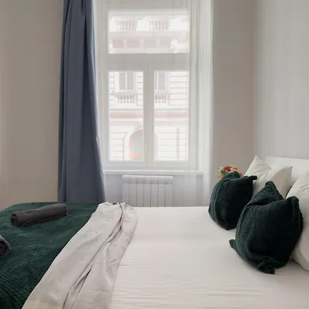 Real Living By Refa - New Town 210 *