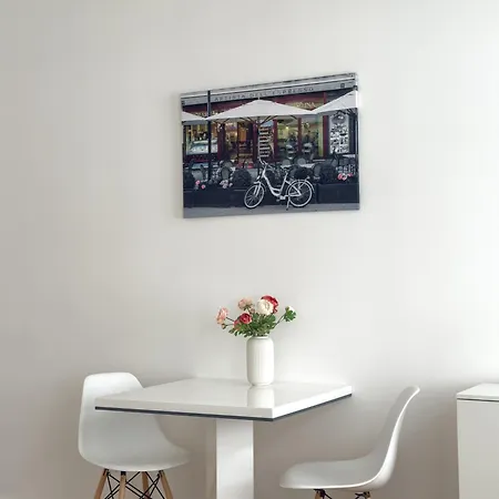 Real Living By Refa - New Town 210