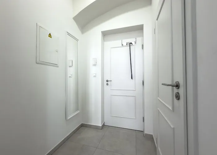 Real Living By Refa - New Town 210 Daire Prag