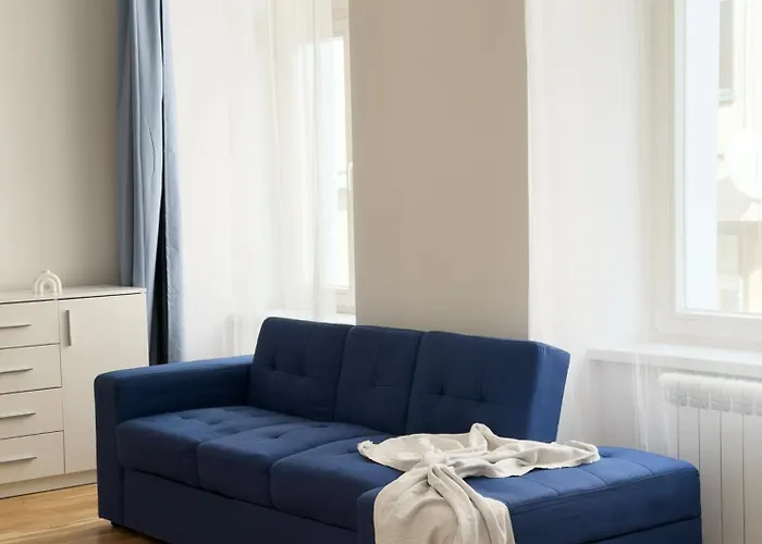 Апартаменты Real Living By Refa - New Town 210 *